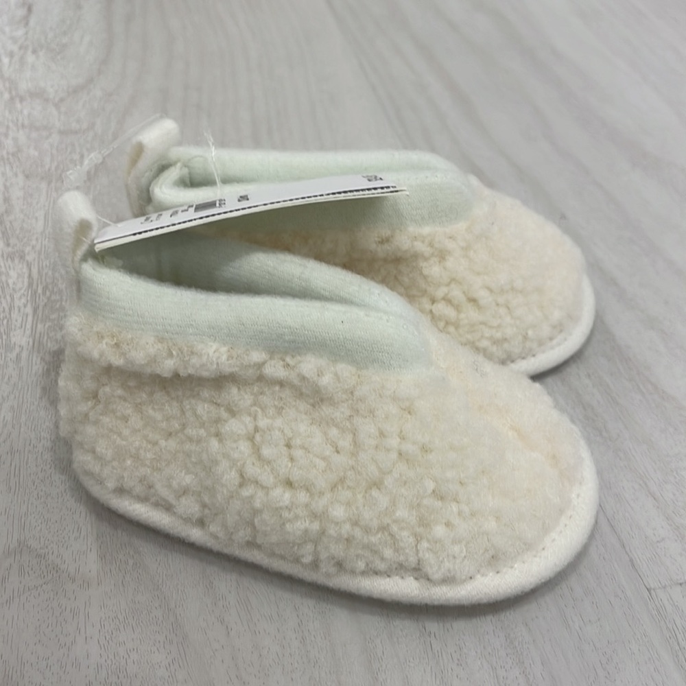 Baby Gap Sherpa shoes 🐑